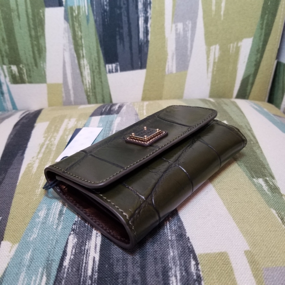 Dooney & Bourke Denison Flap Wallet In Olive Croco Effect Trifold Wallet - Picture 13 of 14